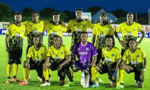 BREAKING: FIFA imewaondolea Singida Black Stars,adhabu ya kutosajili baada ya kulipa madeni yote ya wachazaji wao watatu. Awali Singida walikumbana na Rungu la FIFA baada ya kushindwa kulipa Stahiki za wachezaji wao watatu ambao ni Mbaraka Hamza,Amade Momade na Manu Bola. Ila kwa sasa Singida wako huru kusajili kwani kila kitu kimewekwa sawa🖐️